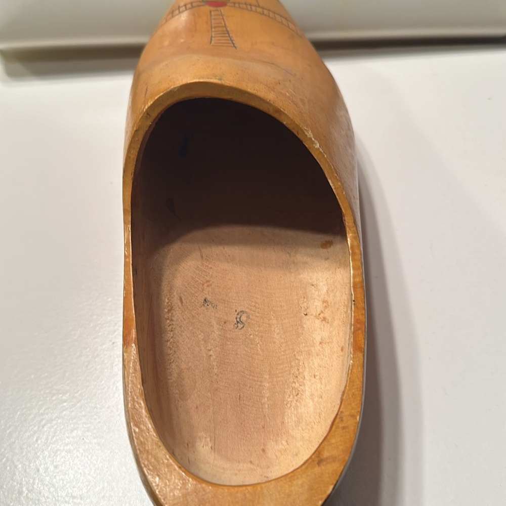 Vintage Wooden Hand-Painted Dutch Clogs (6) - Picture 6 of 12